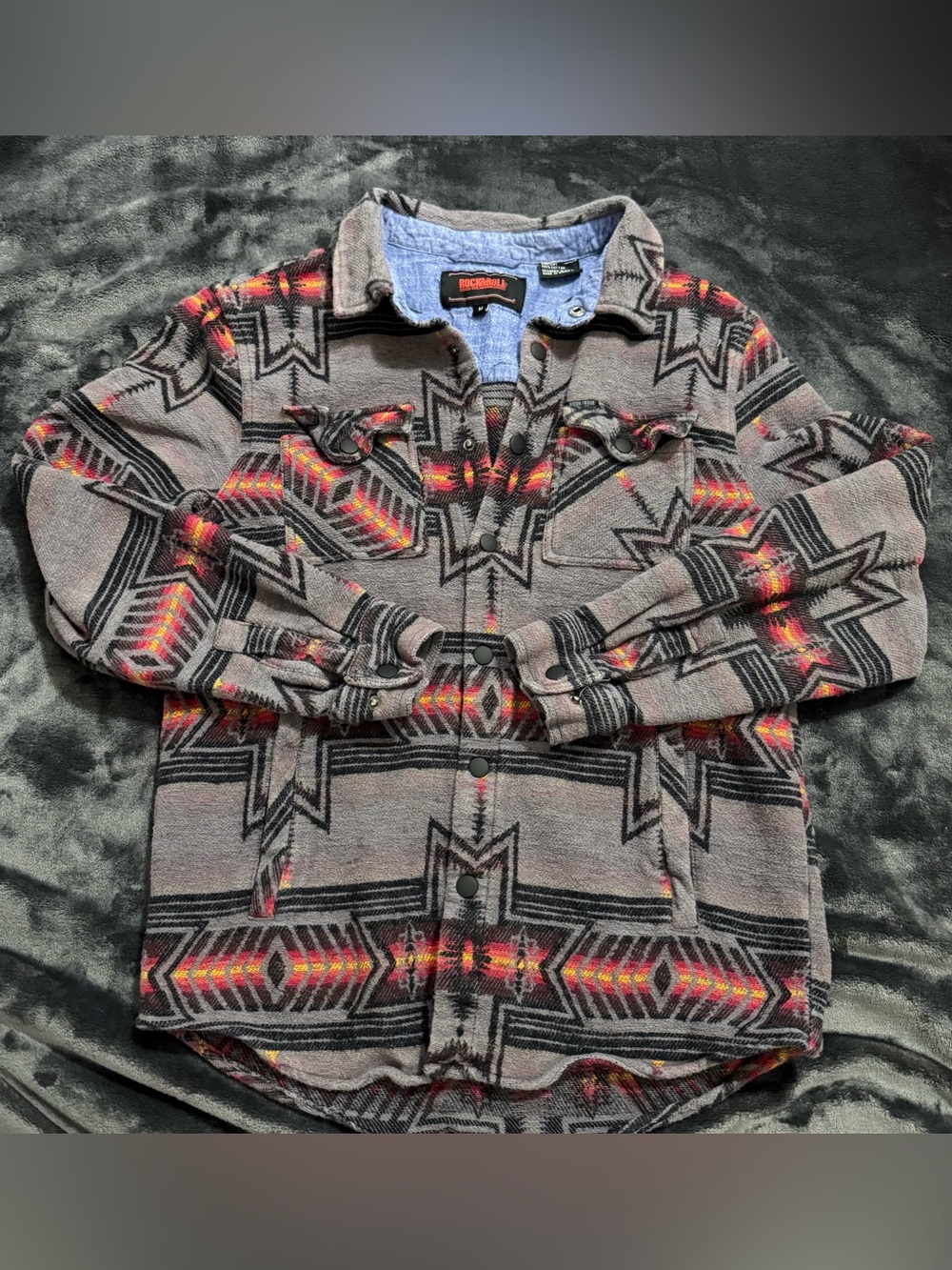 Men's Gray Aztec-Pattern Snap Front Shirt Jacket
